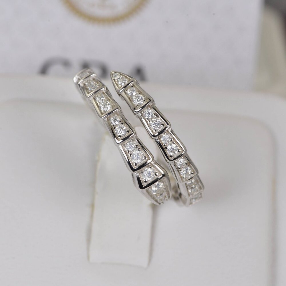 Elegant Silver Women's Ring - Picture 4 of 7